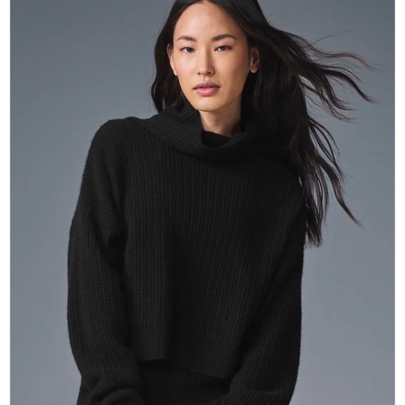 Alo cashmere turtleneck - Picture 2 of 2